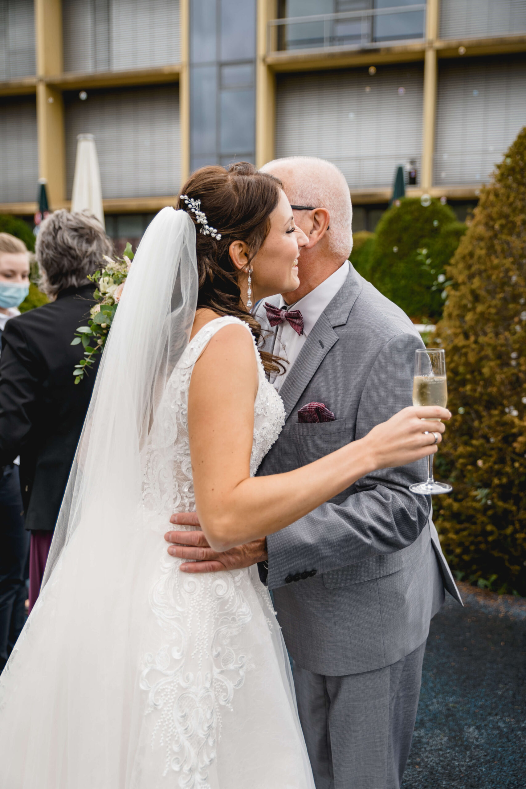 Hochzeitsfotograf Lichtenwalde beim Brautpaarshooting